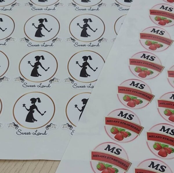 Etichete adezive hârtie